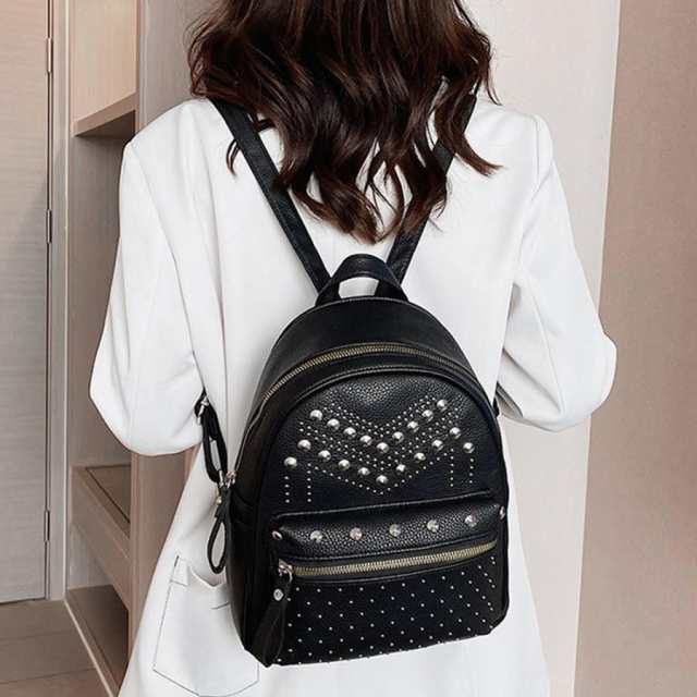 リュックサック スタッズ フェイクレザー リュックサック 大容量 バックパック 通学 小さめ おしゃれ 軽い 通学リュック