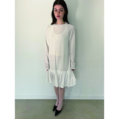 BAEKRO バックストラッププリーツミディドレス (ホワイト) 17,990円