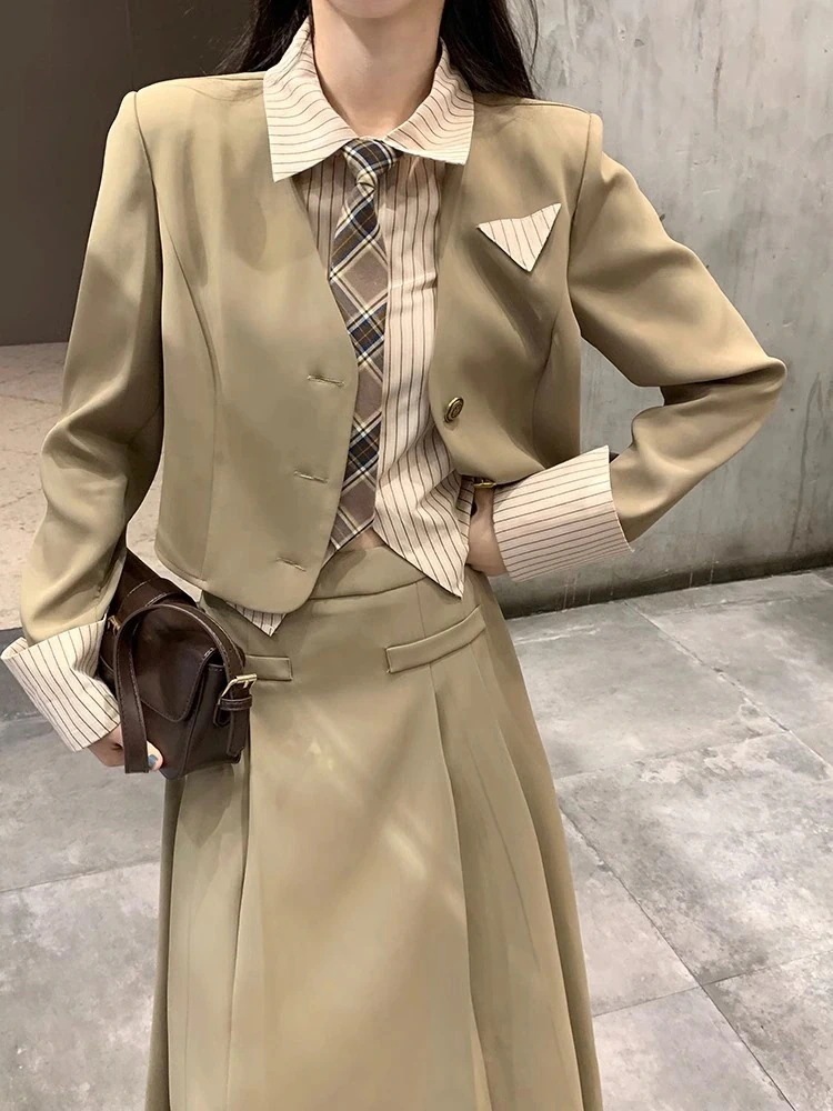 ス一ツ韓国ファッション2点セット キャンパス風 スーツジャケット 長袖 スーツジャケット シャツ ア ップ フード付きアウター無地 スウェットパンツ レディーストレーニングウェアスポーツウェア