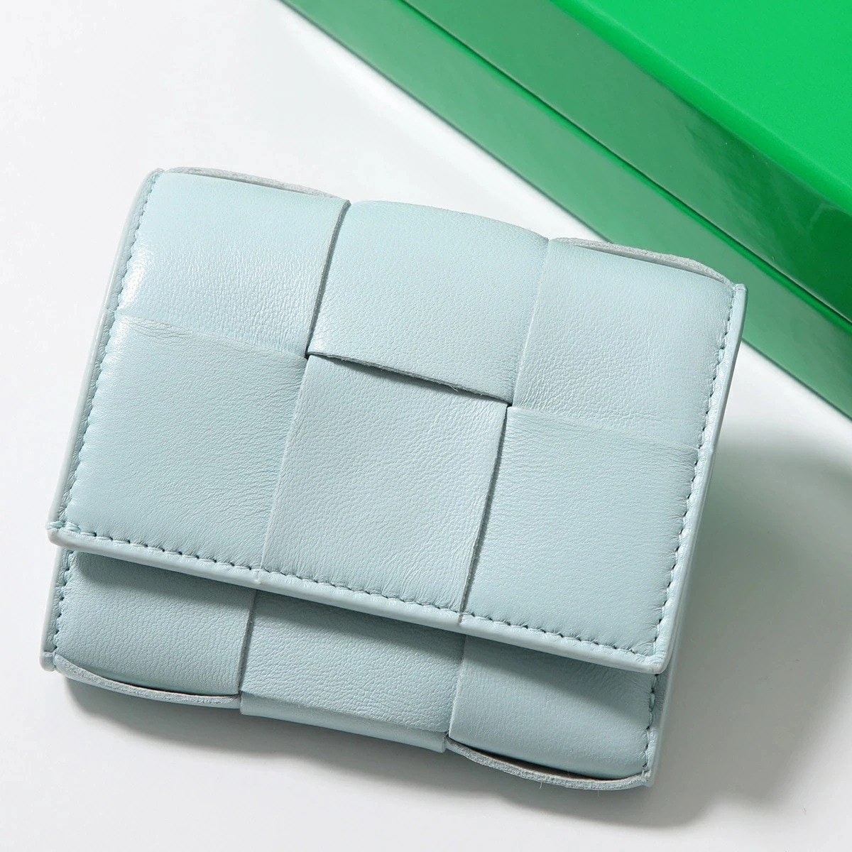 BOTTEGA VENETA ボッテガヴェネタ 三つ折り財布 750244 VCQC1 レディース マキシイントレチャート レザー ミニ財布 3902