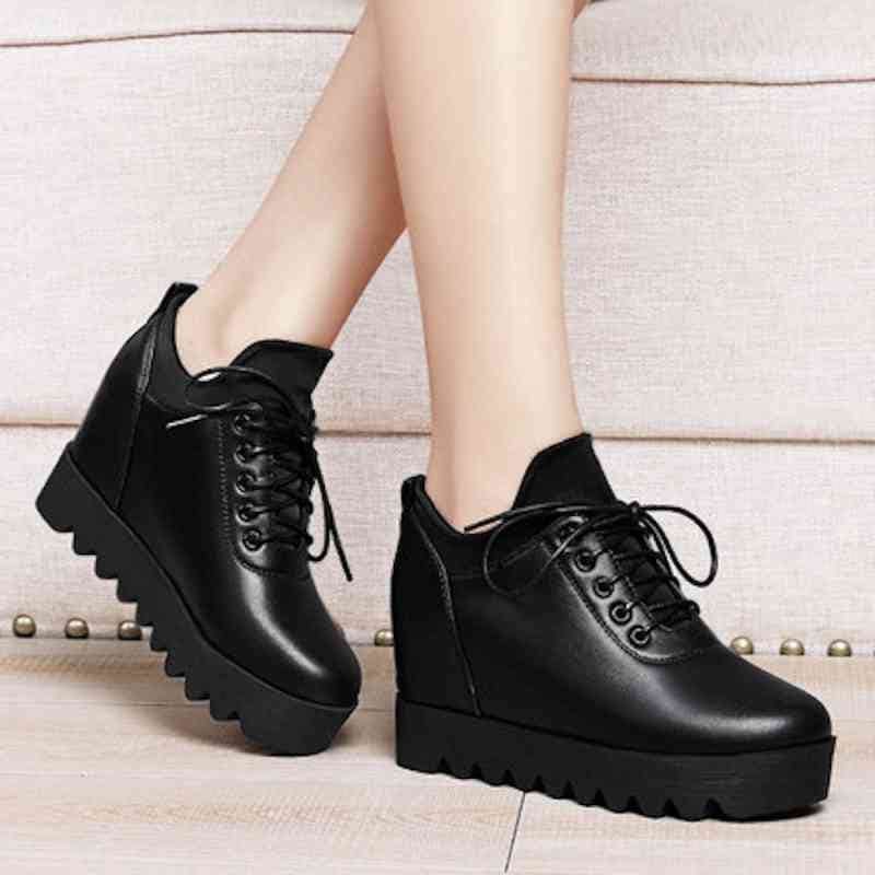 スニーカー レディース 軽い スリッポン 幅広 グレー ピンク 春 ハイカット あったか キャンバス ブランド 歩きやすい 厚底 ボア 4E 夏 3E 黒 軽量 24.5 秋 革 キルティング 新作