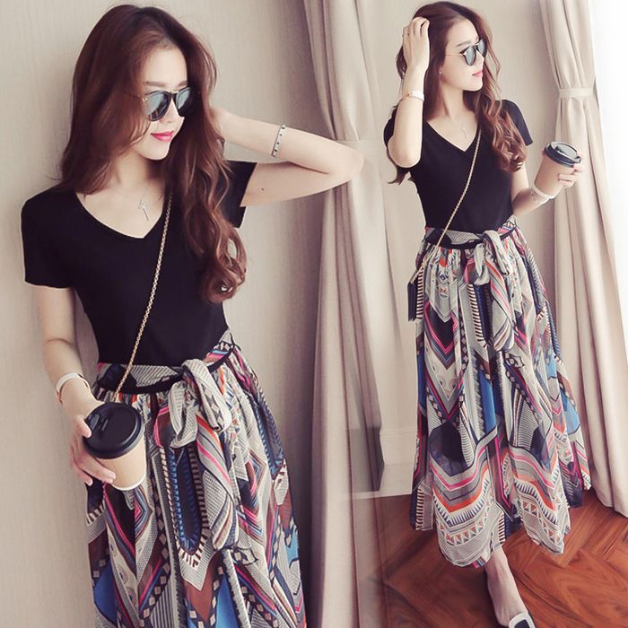 ワンピース プリントスカート 膝下 ロング丈 袖あり 半袖 バンダナ レトロ 大判 シック セクシー女子 ワンピ スクエアネック スリム タイト 細身 かわいい 大人可愛い きれいめ お洒落 7,469円