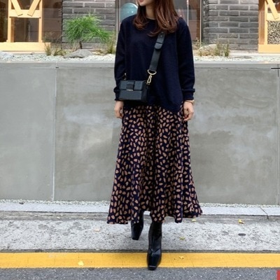 ワンピース フレアワンピース ロング ロング丈 マキシ マキシ丈 袖あり 長袖 Uネック フレア Aライン 切り替えデザイン ドッキング 大人可愛い おしゃれ お洒落 かっこいい レトロ 柄 春 秋