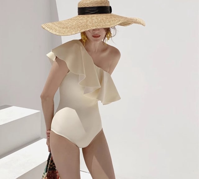 水着 ワンピース水着 ワンショルダー ワンショル フリル 伸縮性 かわいい 大人可愛い シンプル 華やか 大人っぽい おしゃれ お洒落 無地 20代 30代 40代 レディース 女性用 ママ 夏 海