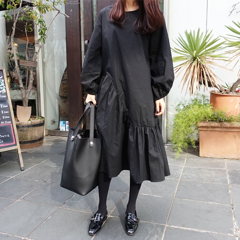 フレアワンピース シャツワンピース ゆったり 秋 春秋 黒 ブラックワンピース フレア 体型カバー 長袖 ゆったり袖 大人 可愛い 上品 a4510