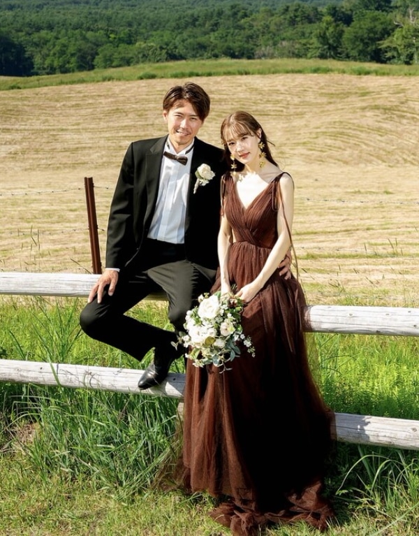 実例写真！カラードレス ブラウン キャミソール Vネック 編み上げ チュールドレス 前撮り