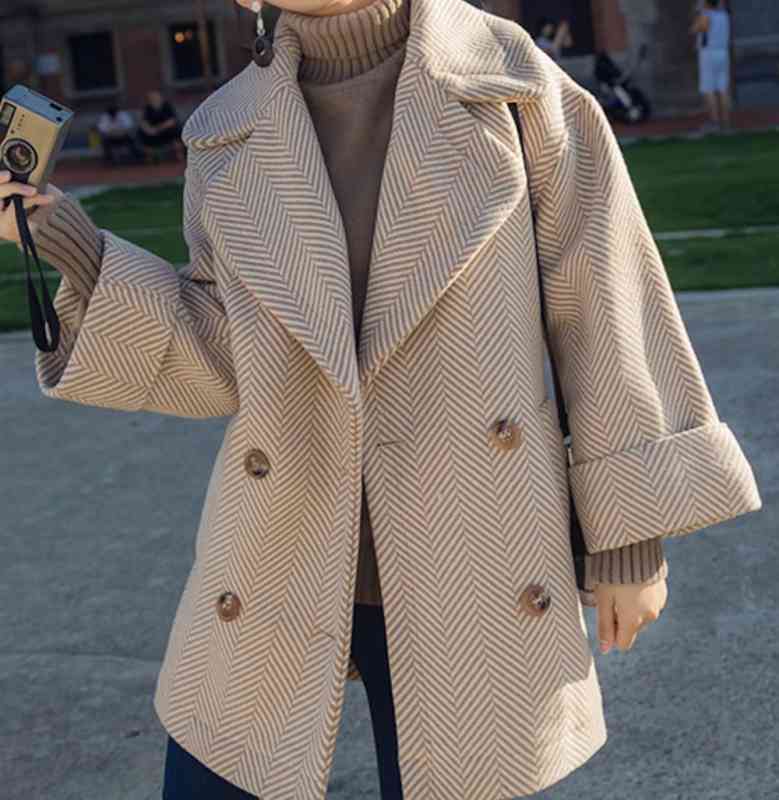 チェスターコート レディース 軽い 着こなし ステンカラーコート ショート 40代 秋 トレンチコート 英国 50代 服 チェック 細身 ショート丈 人気 春 キャメル ダブル ブランド アウター 大