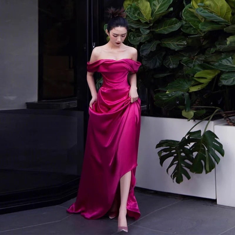 フレンチサテンイブニングドレスウェディングドレスシンプル無地ワンピース結婚式二次会披露宴前撮り後撮りビーチフォト花嫁ドレスエンパイアブライダル海外挙式今日は30パーセント