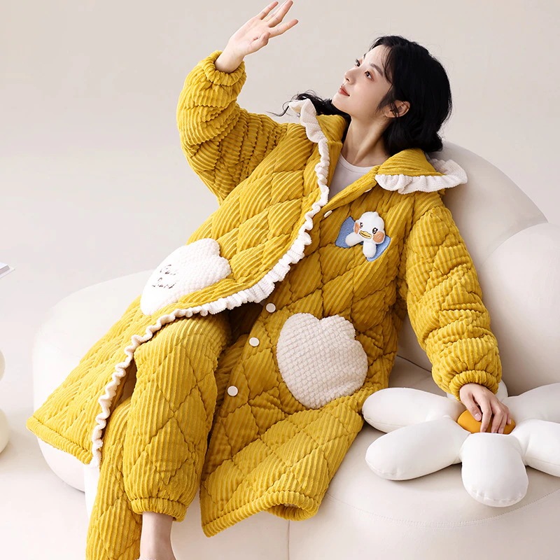 寝衣女冬三層綿を厚くしてベルベットのパジャマサンゴのベルベットの中の長いタイプの帽子付き家庭服セットを保温する