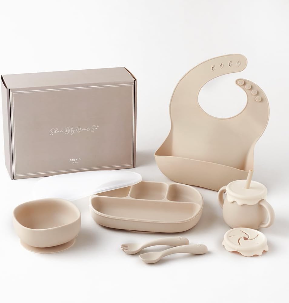 regalo ベビー食器 ひっくり返らない6点セット 食品衛生検査済み 離乳食 電子レンジOK シリコン 食洗機対応 吸盤付き 出産祝い ギフト ディナーセット (6点セット, ベージュ)