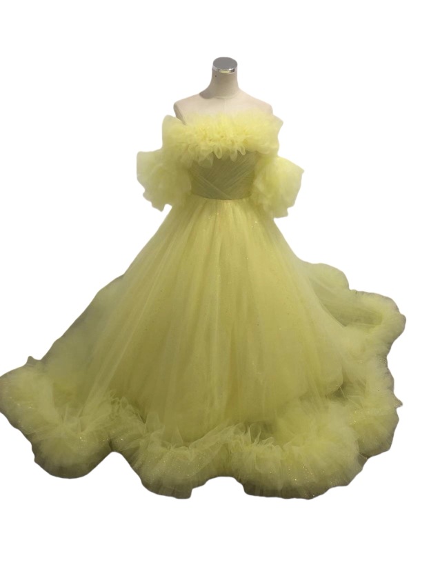 大好評中！カラードレス イエロー ベアトップ 取り外し袖 ラッフルフリル キラキラチュール 前撮り