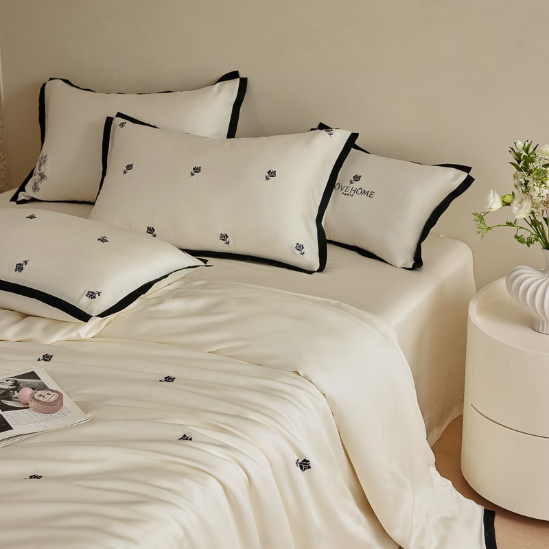 フレンチライトラグジュアリーサマー100オーストリアのランジンティアンシ4ピースセットクールな絹のようなシートとキルトカバー3ピースセット4