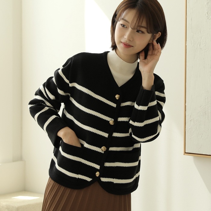 [韓国ファッション] ゴールドボタン ボーダー ポケットニットジャケット