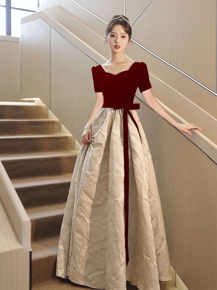 乾杯花嫁 2024 結婚式の宴会気質レッド婚約イブニングドレススカートハイレベル肌カバー 5,269円