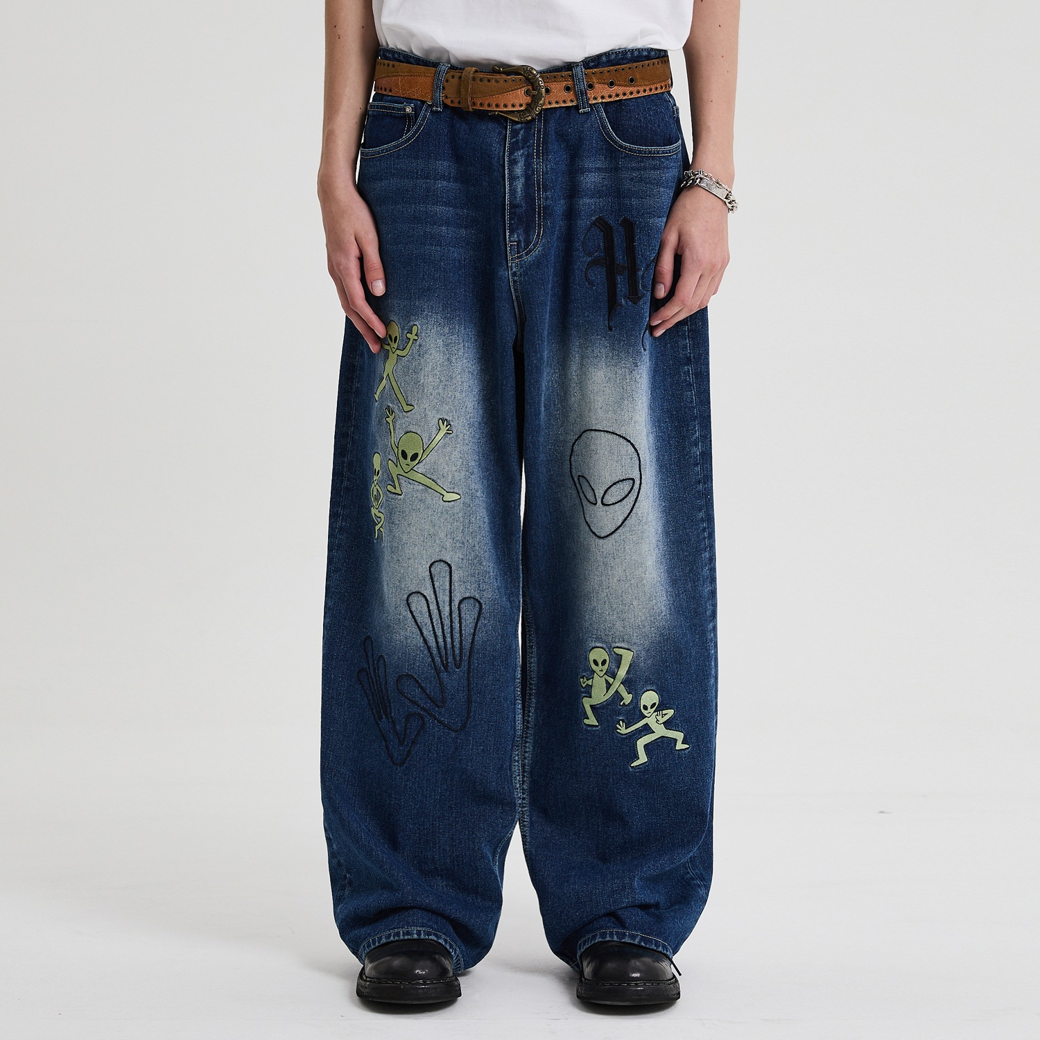 HD Alien Multi Embroidery Denim Pants DEEP BLUE