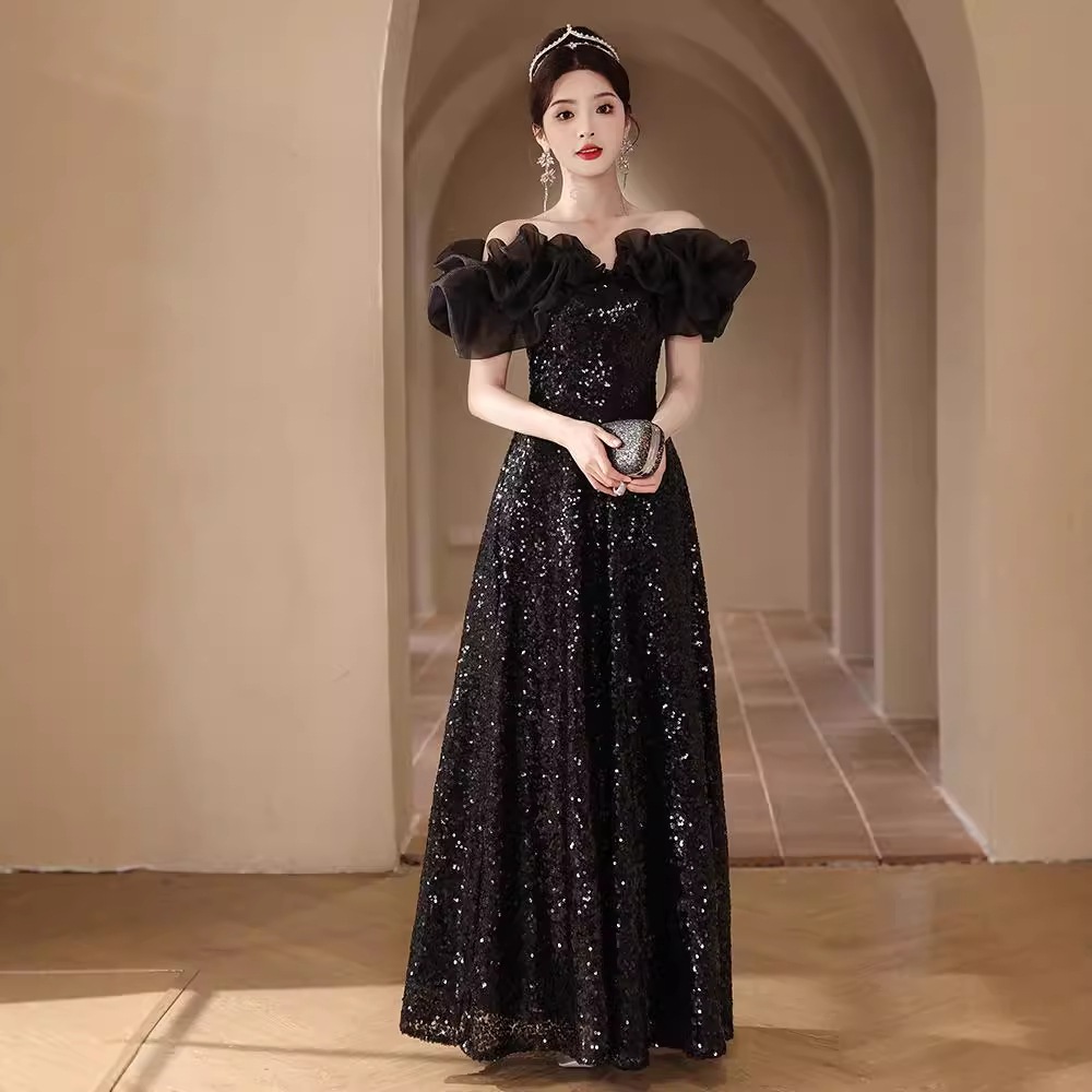 女性のための黒のワンショルダーのイブニングドレス高級ニッチ高級成人の儀式の宴会気質のホストスカートの夏