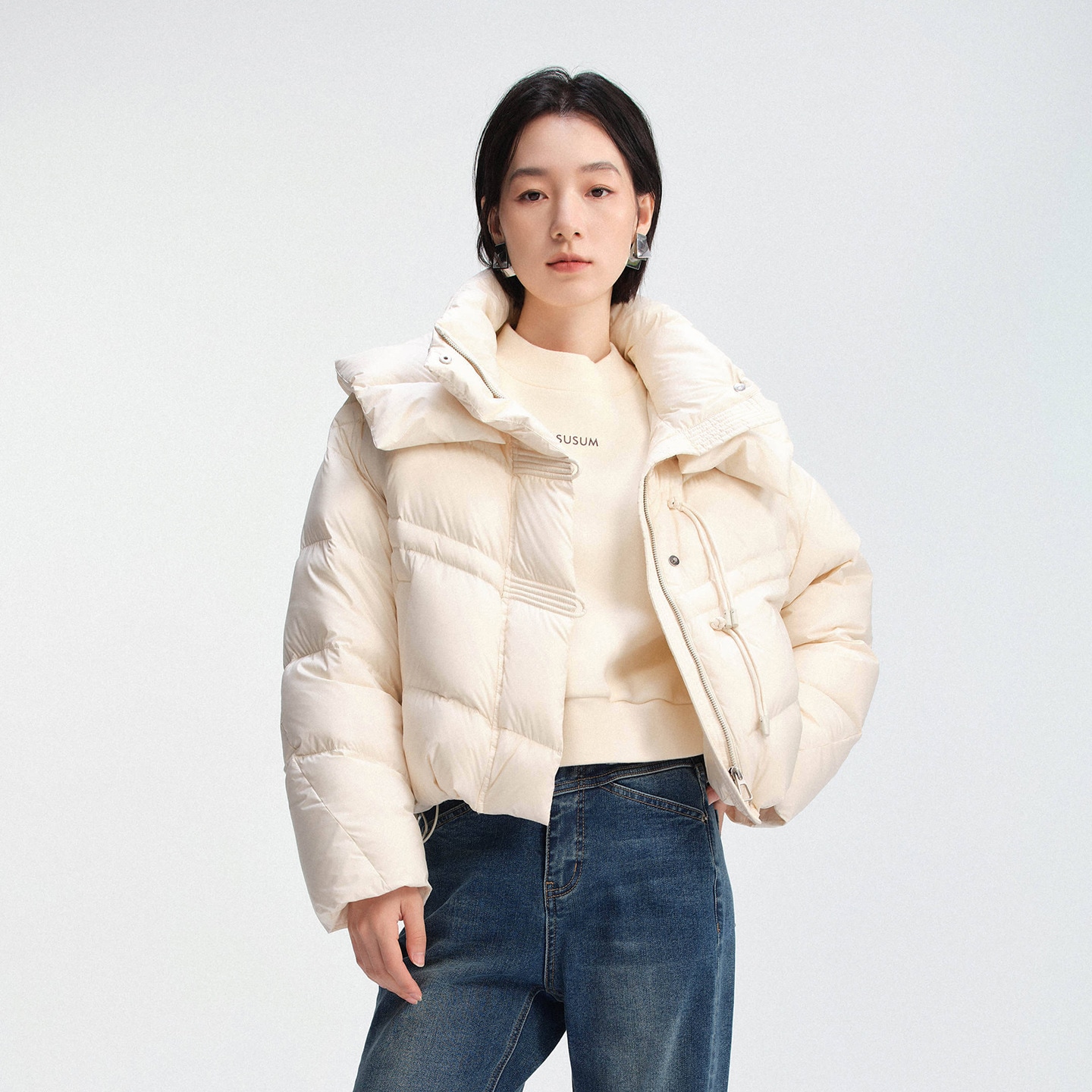 女性用の新しい冬スタイルのフード付きカジュアル暖かいパファージャケット快適なゆったりとしたスタンドカラーのダウンコート