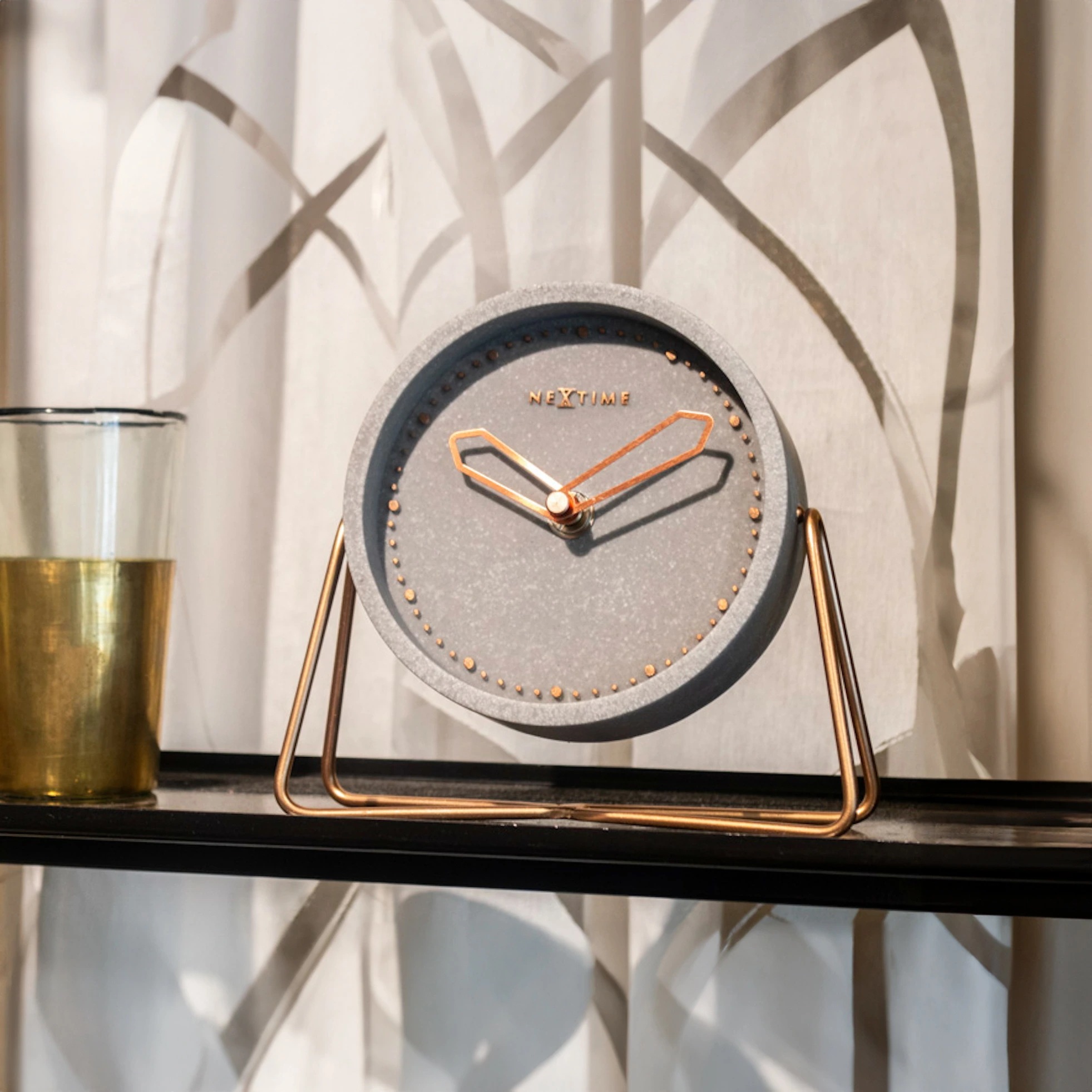 Cross Table 置き時計：table clock 時計 インテリア デザイン おしゃれ アート 引越し お祝い プレゼント ギフト モダンデザイン デザイン時計 かっこいい シンプル テーブ