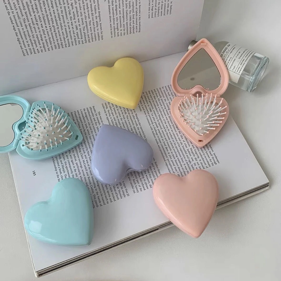 エアバッグコーム マッサージ 折り畳み くしの鏡を2つに1つにする エアクッションコーム ポータブル ミニ 愛 プレゼントかわいい櫛 福袋を1枚 7,272円