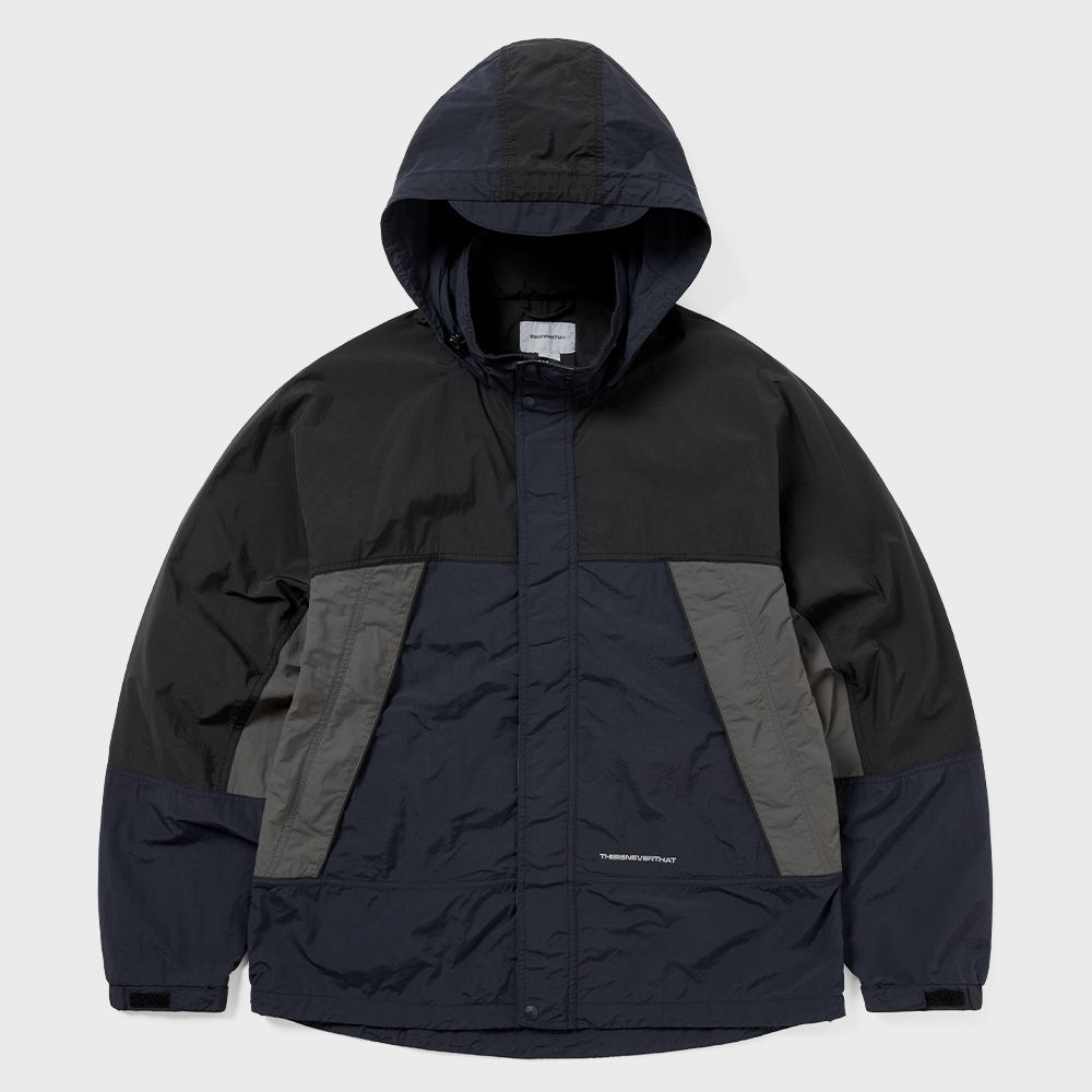 ディス・イズ・ネヴァー・ザットのナイロンマウンテンジャケットネイビー