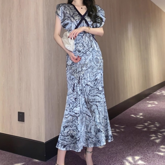 レディース ワンピース ロング Vネック タイト マーメイド フェミニン かわいい 大人可愛い きれいめ おしゃれ レトロ 個性的 エレガント 存在感 キュート ロマンティック 総柄 春 夏 ステージ