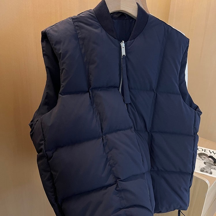 レディース ベスト ダウン アウター 上着 羽織 前開き ショート 袖なし ノースリーブ Vネック ワイド Iライン スマート ファスナー ポケット ダウン きれいめ シンプル カジュアル おしゃれ