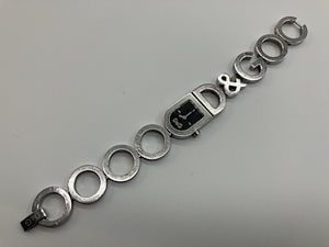 レディース腕時計　ケース幅１８ｍｍ　腕周り１６．５ｃｍ　シルバー