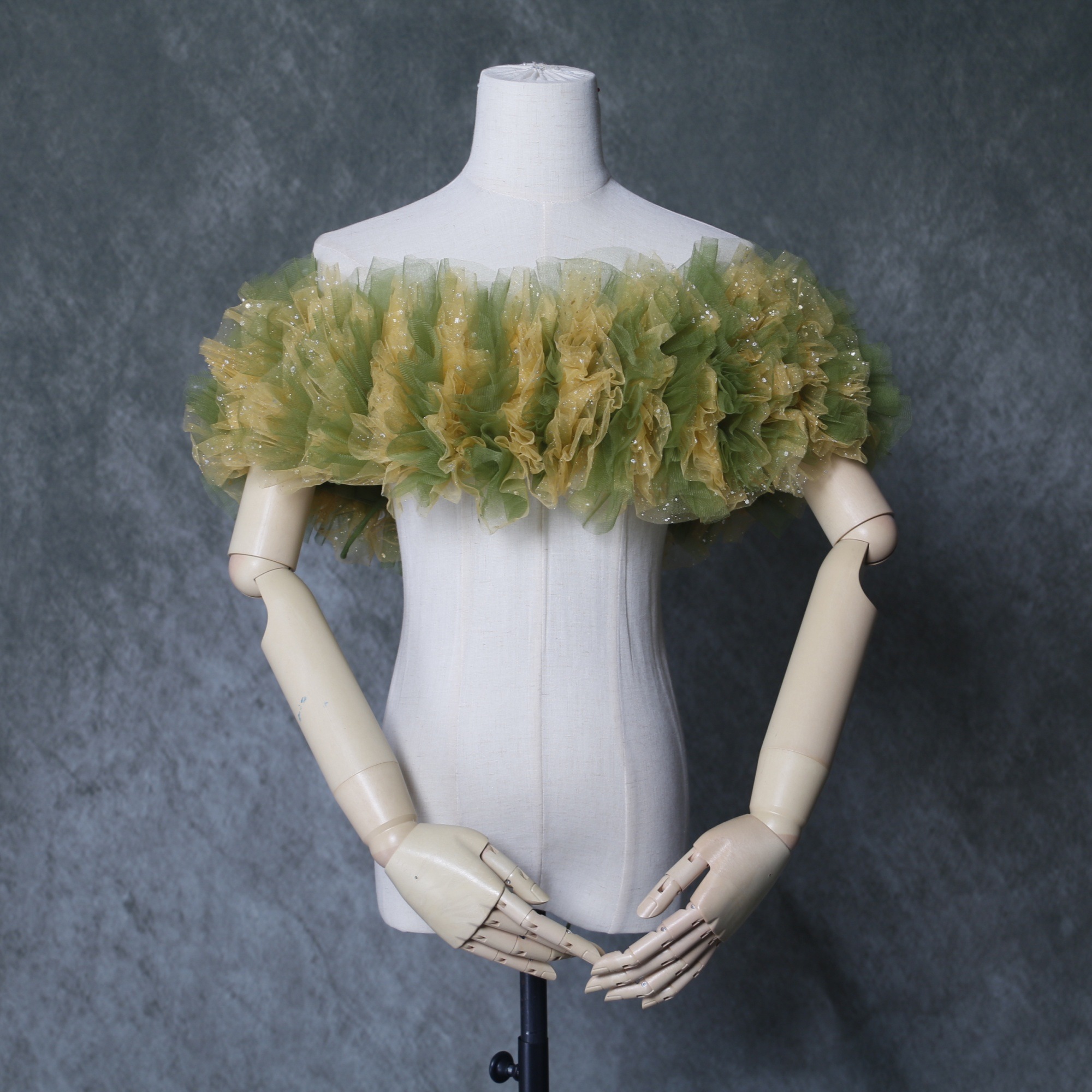 オフショル 取り外し グリーン イエロー キラキラグリッターチュール 編み上げ