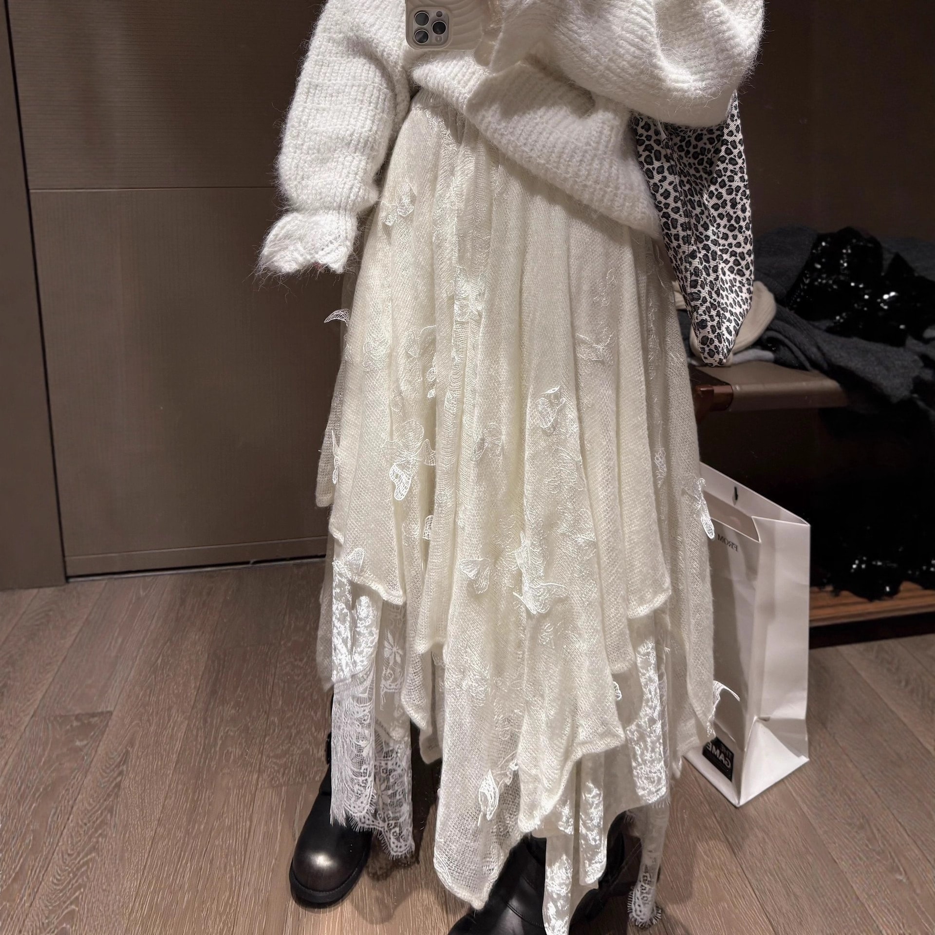 秋冬 刺繍リボンレースロングスカート（デザイン性）