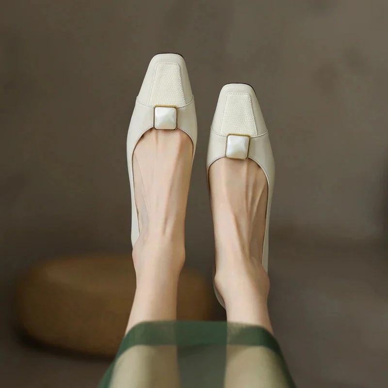 今も人気！歩きやすい ポインテッドトゥ ヒール ないぺたんこパンプス 楽ちんフラットパンプス