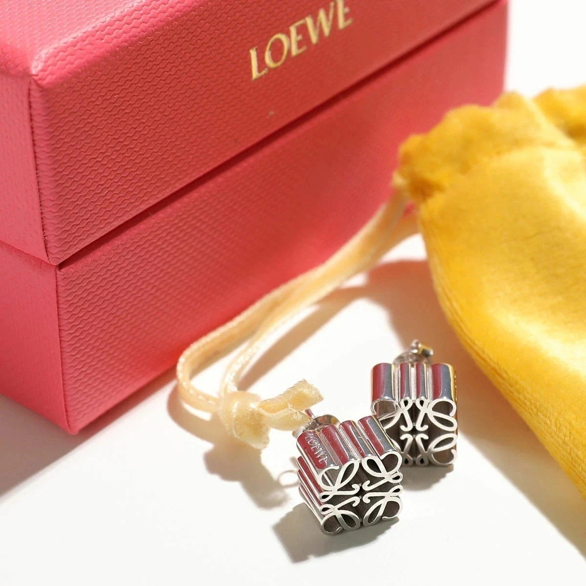 LOEWE ロエベ J821239X06 LOEWE ロエベ ピアス ANAGRAM STUD アナグラム スタッド J821239X06 レディース アクセサリー シルバー925 silver925