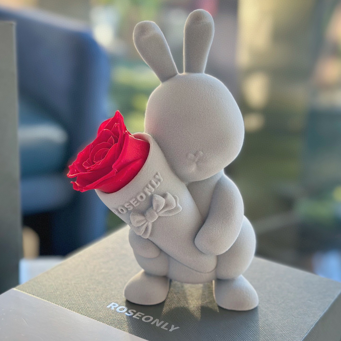 Roseonly レッド スイートハート ウサギ 永遠のバラ 記念日 誕生日 休日 広告 求婚者 恋人 テーブル飾り 120mmx110mmx205mm