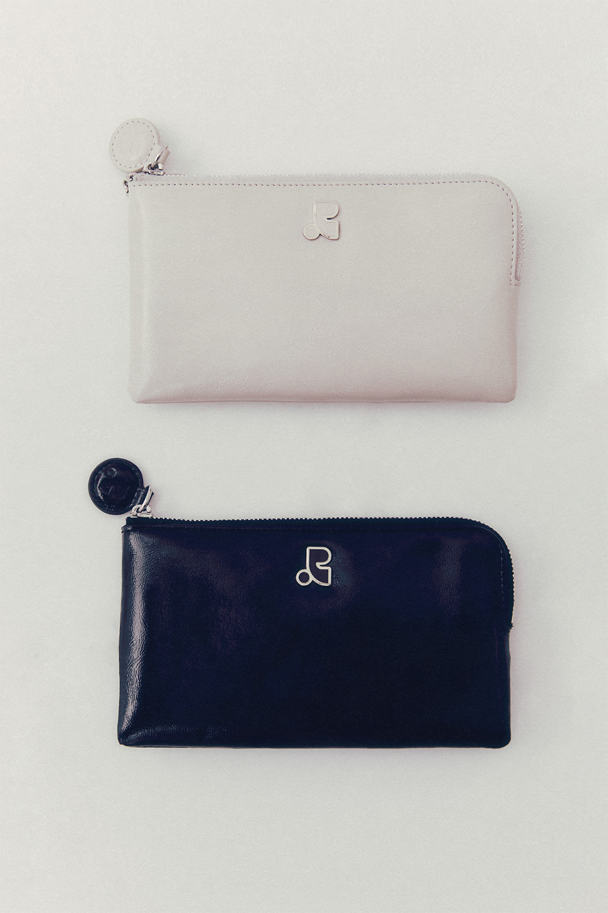 国内発送【Rest & Recreation】LOGO CROSSBODY POUCH 2wayポーチ Qoo10 rest&recreation LOGO CROSSBODY ポーチ [