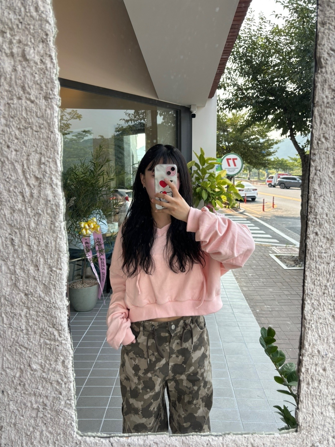 (実物ジョニーオーナーおすすめ) クロップ ブイネック パール フードティー 5,280円