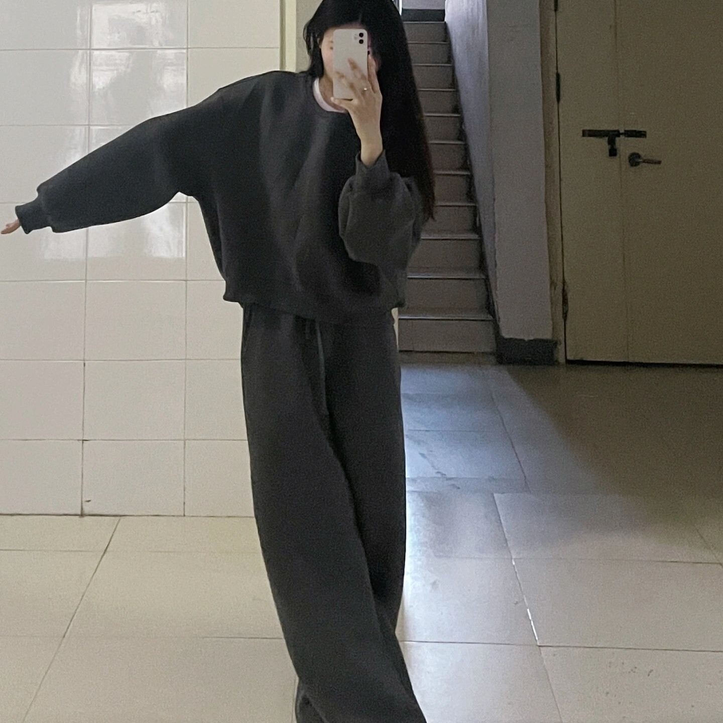 レディース トップス ボトムス スウェット ジャージ 部屋着 セットアップ スウェットパンツ 長袖 ラウンドネック シンプル カジュアル かっこいい ラフ ボーイッシュ クール ベーシック アクティブ