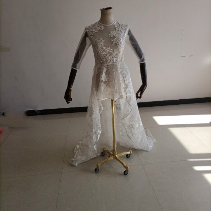 憧れのドレス ウエディングドレス 贅沢な小花総レース ショートインロングドレス/結婚式/披露宴