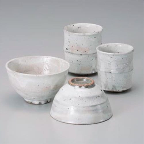 睦揃 伊賀粉引 睦揃 [湯呑大7.5×9cm 230cc 湯呑小7×8cm 180cc 飯椀大11.8×7cm 飯椀小11×6.2cm] 土物 和食器 旅...