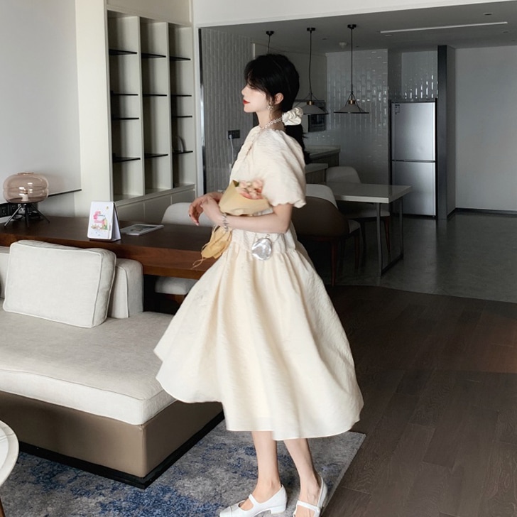 ワンピース フレアワンピース ひざ丈 膝下 ミモレ ミモレ丈 袖あり パフスリーブ Vネック フレア Aライン 大人可愛い きれいめ シンプル カジュアル 大人 上品 おしゃれ こなれ感