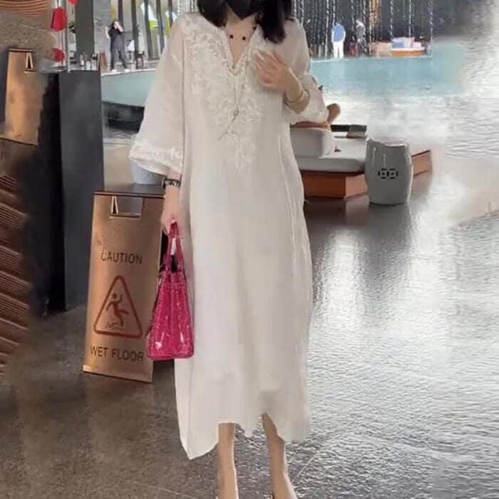 ワンピース ワンピ ドレス 刺繍 レディース エレガント きれいめ カジュアル シンプル 大人 可愛い フェミニン 七分袖 ミモレ丈 おしゃれ Aライン プルオーバー ゆったり 楽ちん リゾート 体型