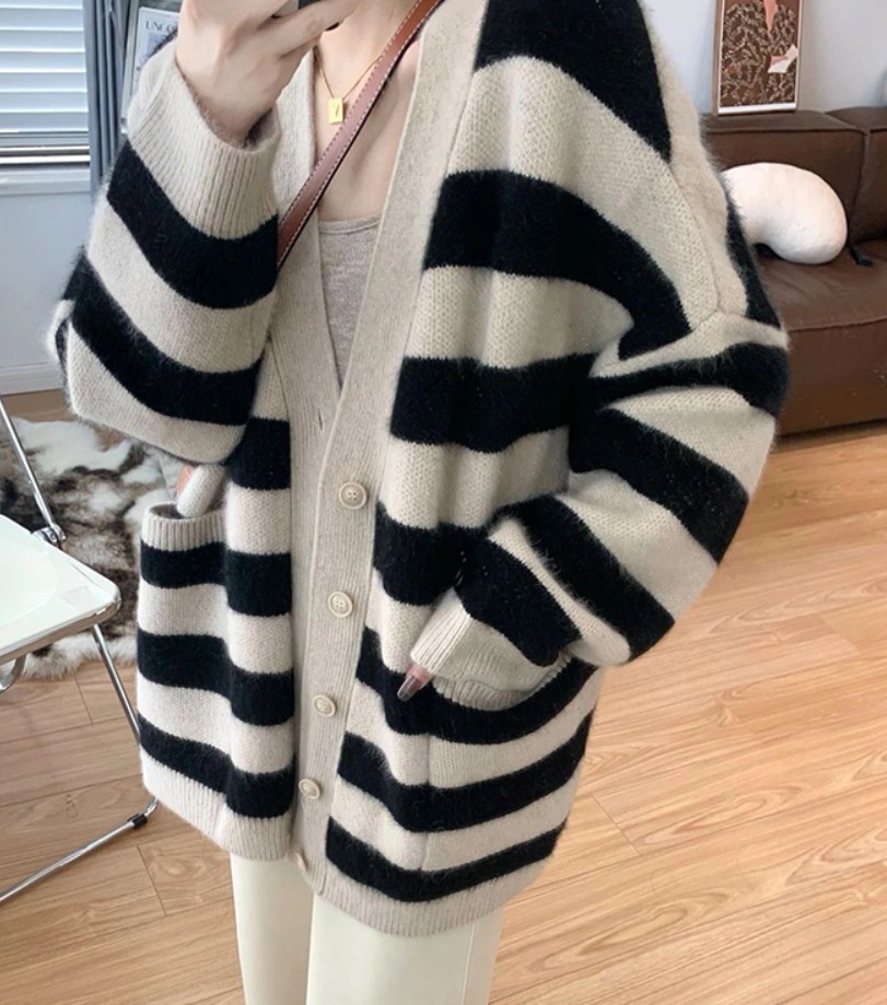 セットアップ デート モテアイテム カーディガン ストレートパンツ 長袖 モコモコ ケーブルニット 可愛い きれいめ 上品 おしゃれ かっこいい 可愛い ラブリー キュート ガーリー クール