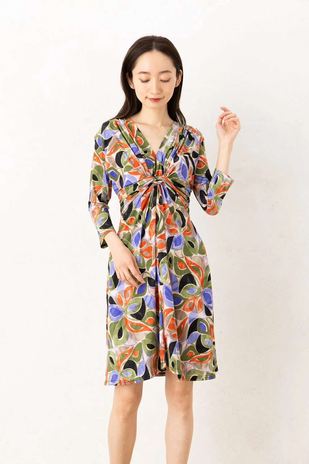 フィフィーユ(FIFILLES)ワンピース T1 T2 T3サイズ 七分袖 膝丈 Vネック リーフ柄 ジャージー生地 レディース フランス製 ワンピース グリーン