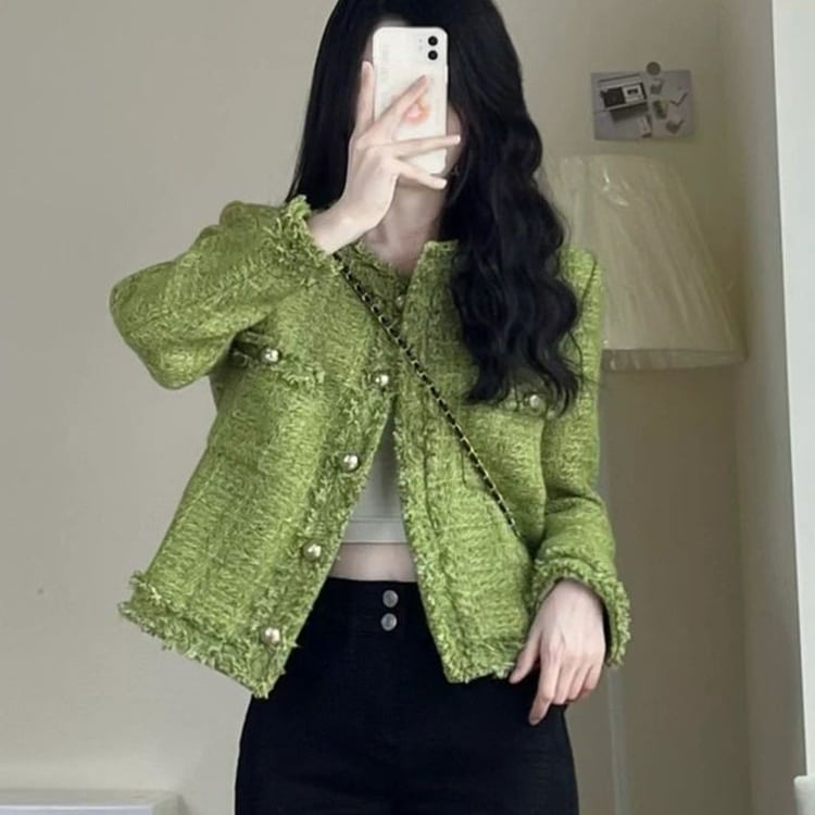 アウター ジャケット ノーカラージャケット 長袖 ラウンドネック 前開き デザインボタン ショート丈 ツイード ポケット かわいい 大人可愛い きれいめ シンプル 上品 おしゃれ かっこいい