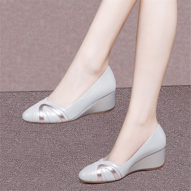 2000円OFFクーポン 3婦人靴 コンフォート ウェッジソール パンプス レディース 中年 走れる パンプス ポインテッドトゥ 美脚 ウェッジパンプス スリッポン ローヒール エレガント アーモンド