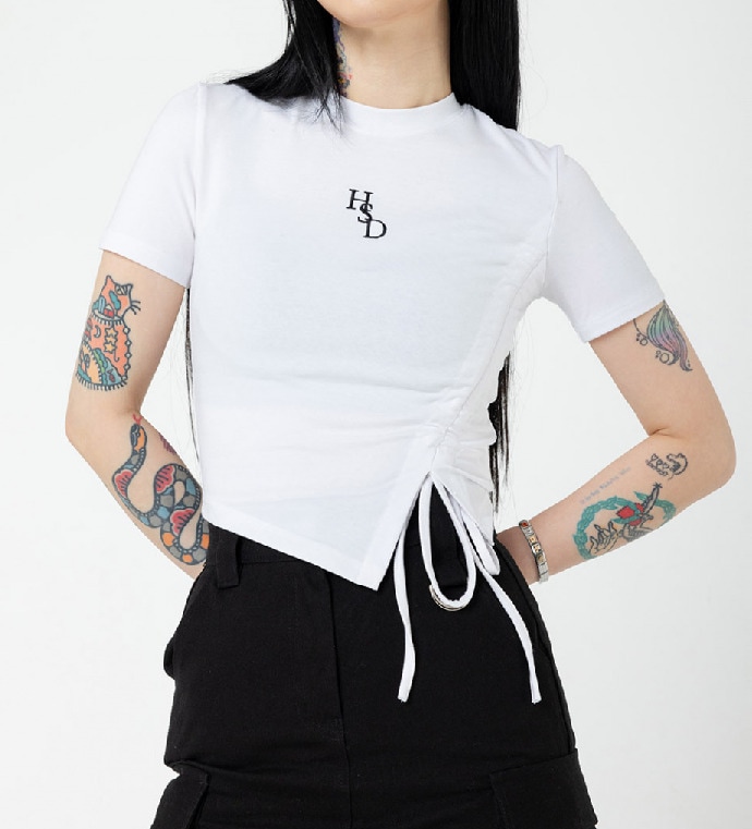 [韓国の人気商品 highschooldisco]HSD SYMBOL RIBBON POINT CROP TOP WHITE
