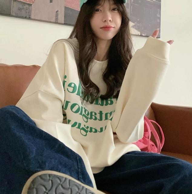 オーバーサイズ ゆったり トレーナー スウェット トップス プルオーバー 部屋着 レギュラー丈 長袖 Uネック ストレート ワイド 裾ワイド 大人可愛い カジュアル 大人 おしゃれ レトロ