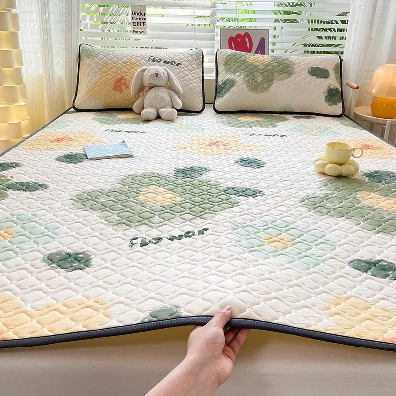 天然ラテックス製の厚い冷却マット さわやかなマットレスクッション 柔らかく通気性のあるベッドシーツ 夏