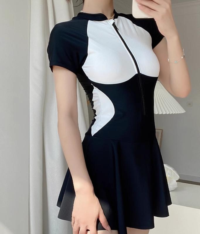 水着 レディース かわいい 夏 プール レジャー 海水浴 ブラック ホワイト 半袖 競泳 スカート ワンピース