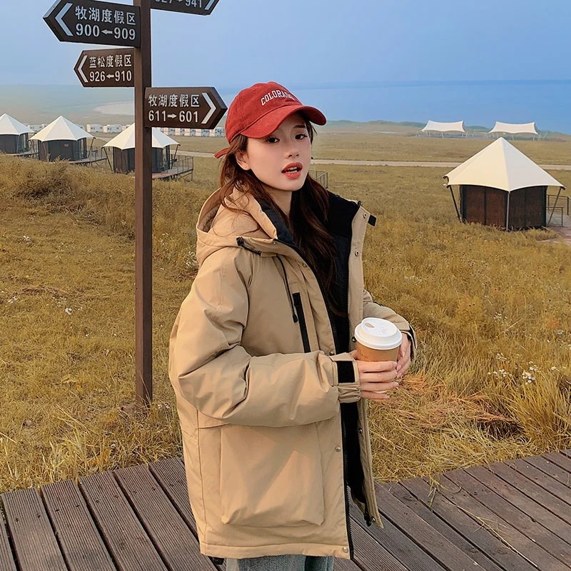 ジャケットカップルのダウンジャケット 24 の新男性と女性の同じスタイルの綿のジャケット肥厚綿の服フード付きジャケット