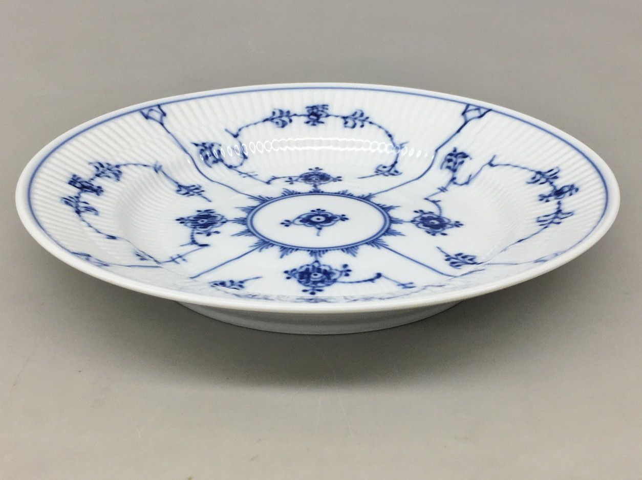 ロイヤルコペンハーゲン Royal Copenhagen 21cmディーププレート ブルーフルーテッドプレイン 美品 2601LS076