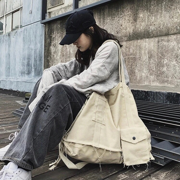 Qoo10] 再入荷 国内即日発送 bts ジョングク : バッグ・雑貨